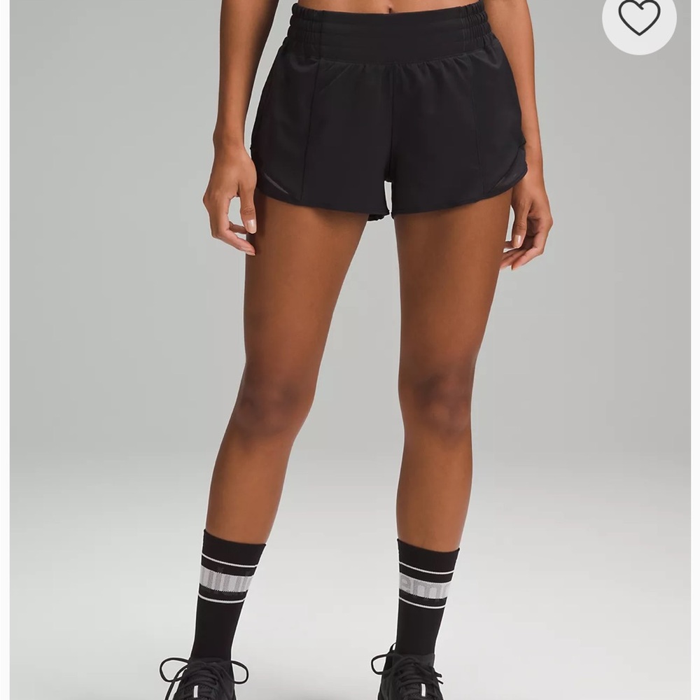 Lulu Lemon Hotty Hot High-Rise Lined Short 2.5"